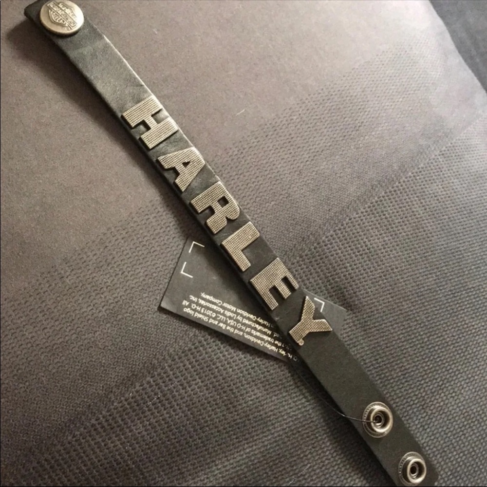 HD script bracelet